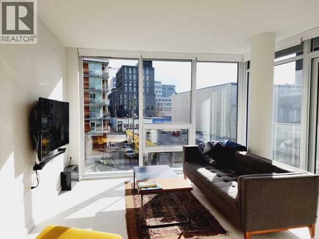 Photo du bâtiment - 180-180 E 2nd Ave