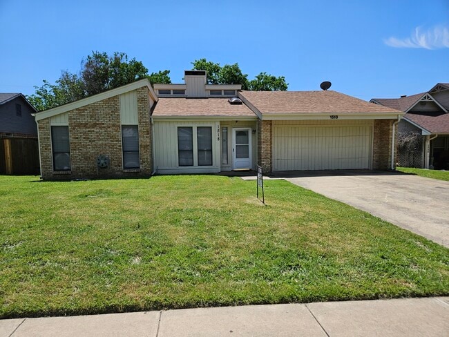 Photo - 1518 High Point Dr House