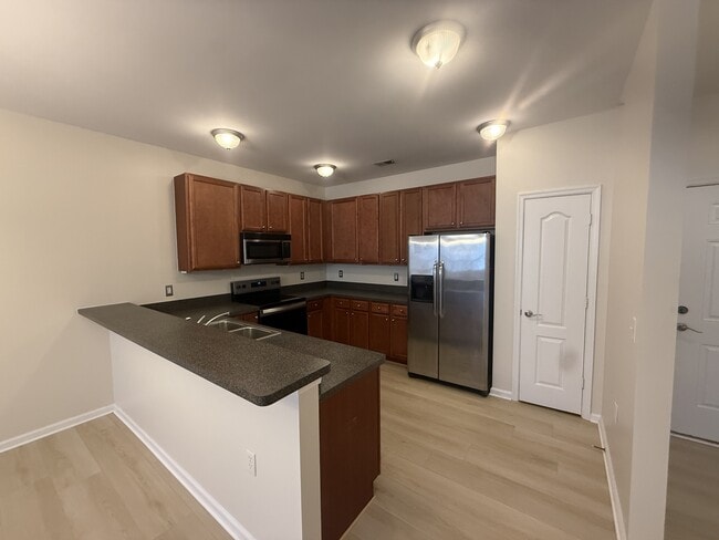 Building Photo - 924 Southmoor Dr