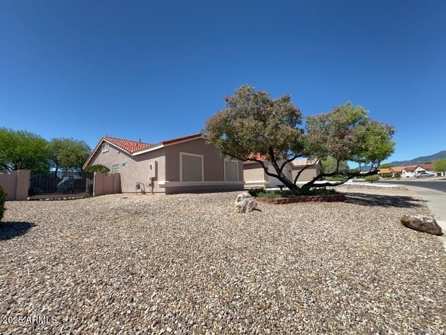 Building Photo - 3876 Camino del Vara