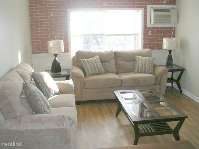Foto del edificio - 3 Beaver Park Rd