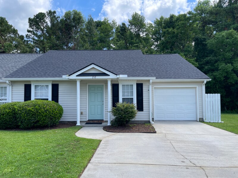 Foto principal - 212 Reagan Dr