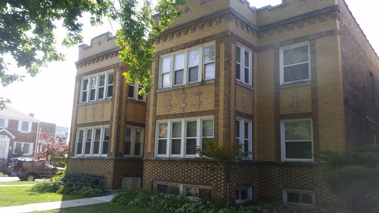 Primary Photo - 4103 W Nelson St