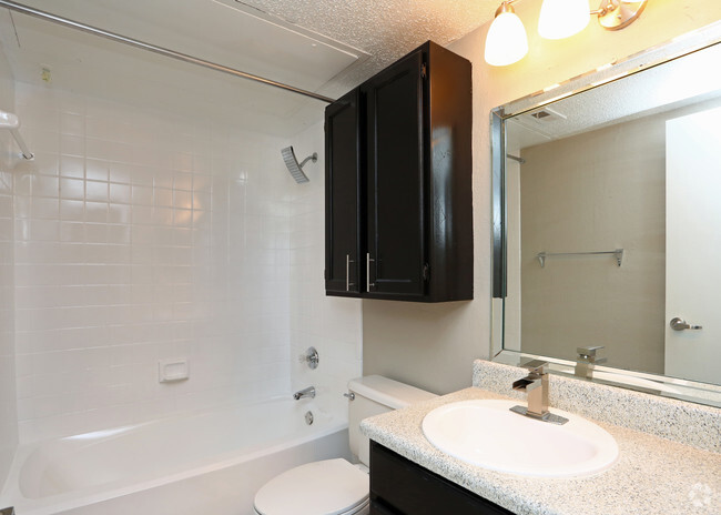 Interior Photo - 3001 Crystal Springs