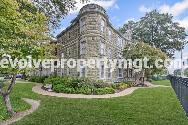 Foto del edificio - Charming 2 bedroom midtown unit.