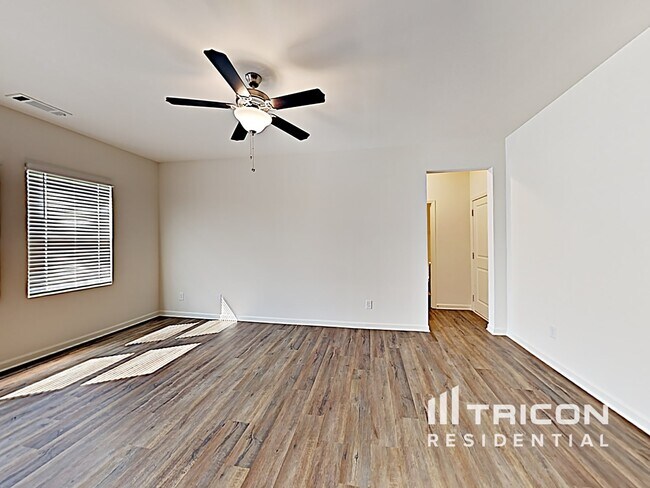 Building Photo - 304 Trail Winds Dr