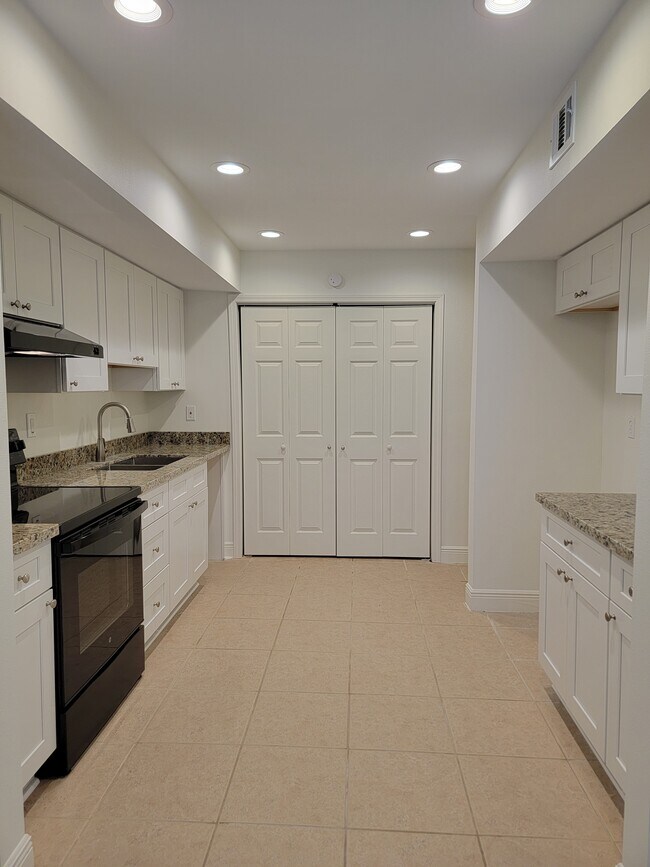 Foto del edificio - 46 Carriage Ln