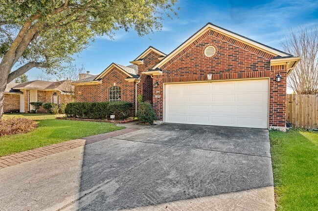 Foto del edificio - 15727 Schumann Ln