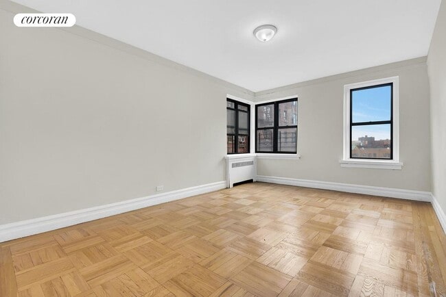 Building Photo - 3000 Valentine Ave