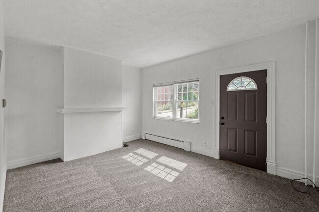 Building Photo - Beautiful 2 bedroom home in Rankin available May 1!