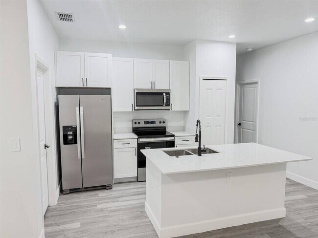 Foto del edificio - 824 Hanover Ave