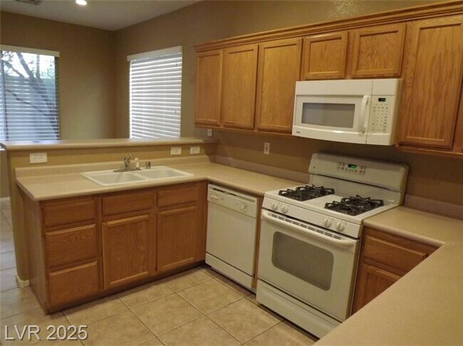 Building Photo - WONDERFUL 3 BEDROOM HOME AT END OF CUL-DE-...