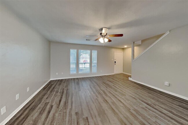 Building Photo - 2502 Fox River Ln