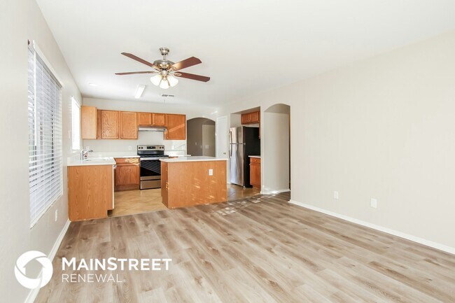 Foto del edificio - 12137 W Flores Dr