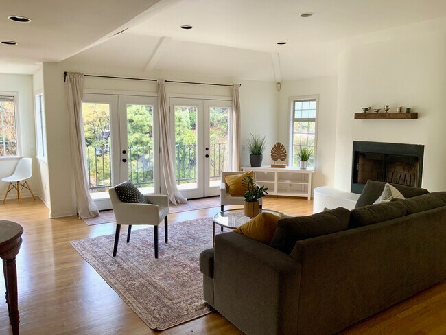 Building Photo - 8287 Mannix Dr