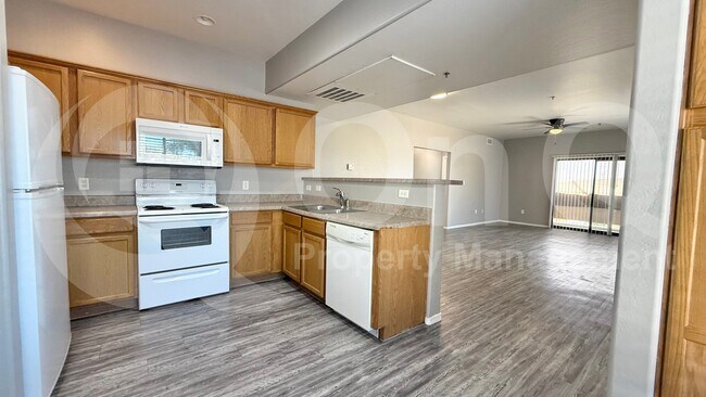 Building Photo - 6770 N 47th Ave