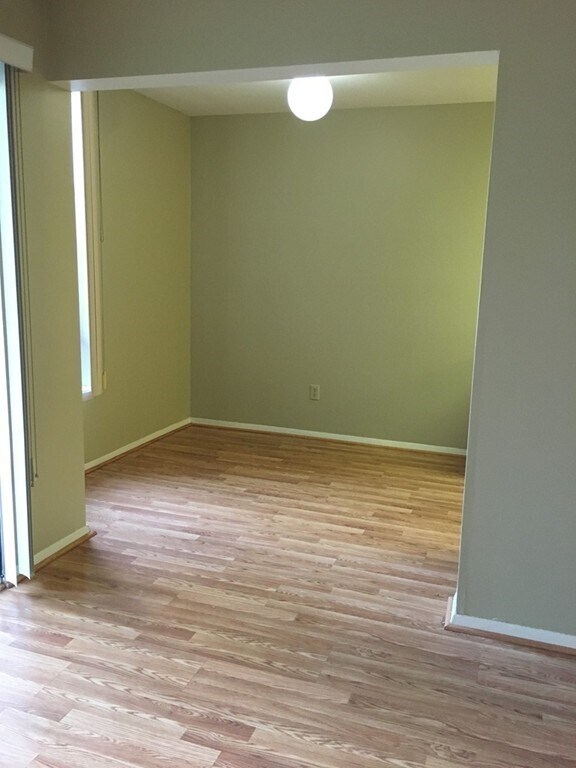 Foto del edificio - 46 Shrewsbury Green Dr