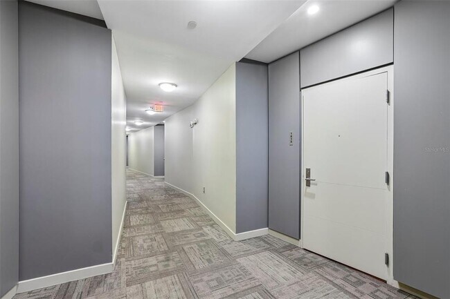 Foto del edificio - 102 N 12th St
