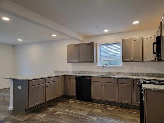 Foto del edificio - 146 Robert Cir