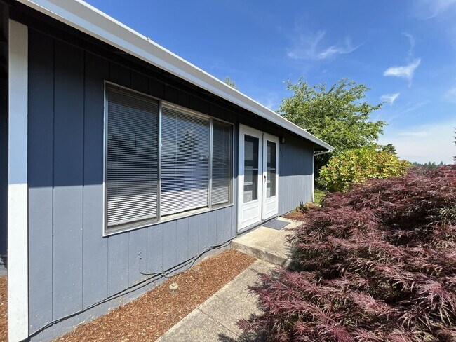 Building Photo - Charming Ranch Home with Sunroom or 4th Bedroom, Two-Car Garage and Fenced Backyard