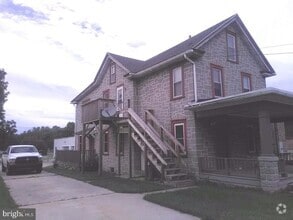 Building Photo - 3303 Main St