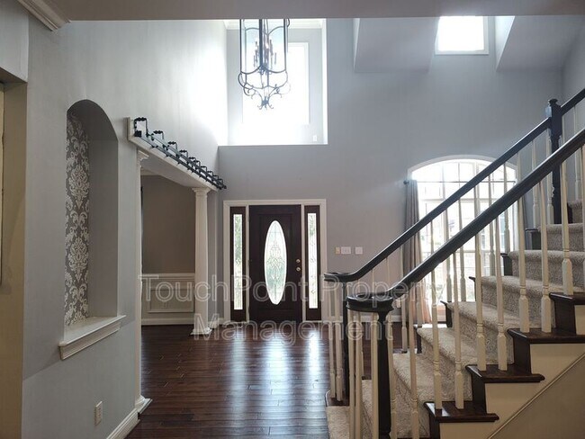 Building Photo - 9009 Hammersley Dr