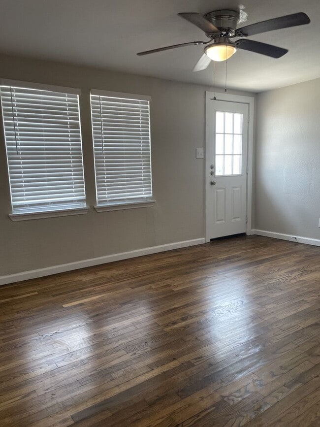 Building Photo - 202 W Langley Blvd