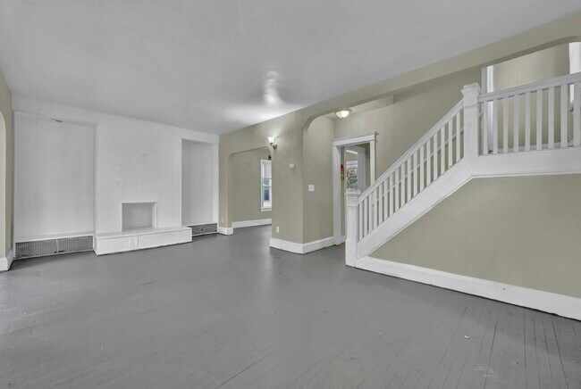 Building Photo - 13317 Caine Ave