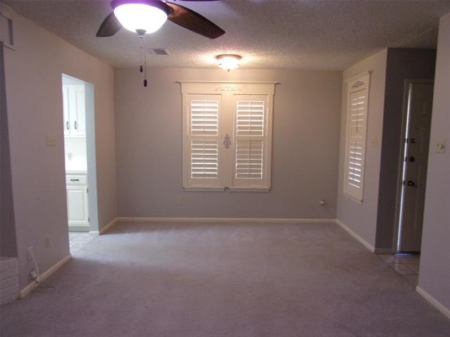 Foto del edificio - 18 Crossroads Dr