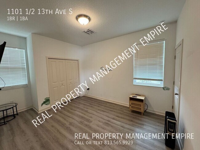 Foto del edificio - 1101 1/2 13th Ave S-