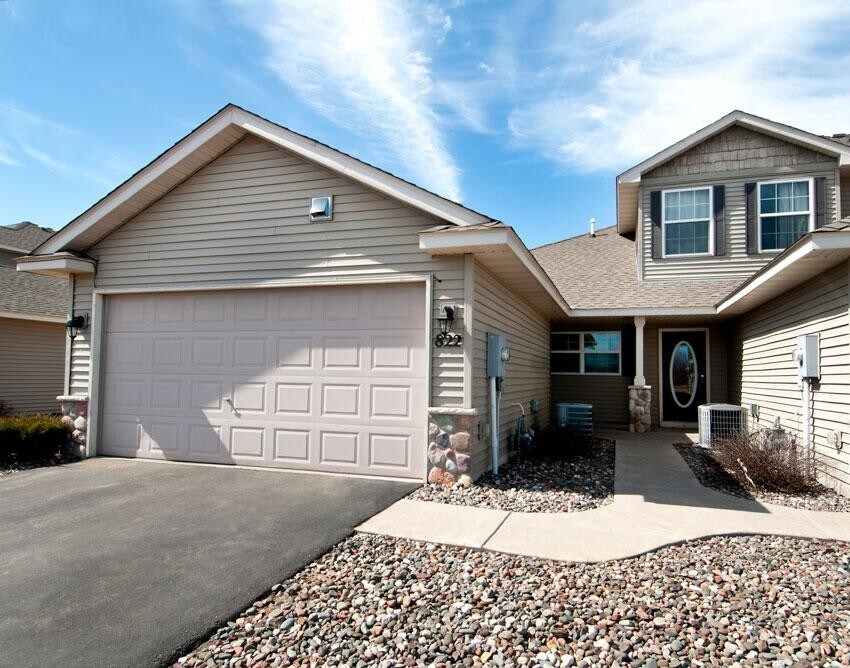 826 Golden Way NW, Isanti, MN 55040 Townhome Rentals in Isanti MN