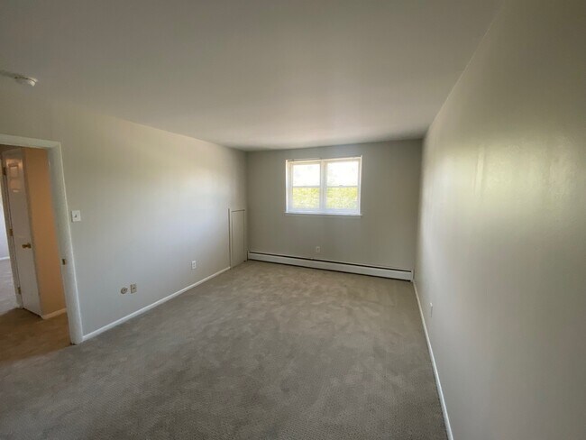 Bedroom - 335 E Lancaster Ave