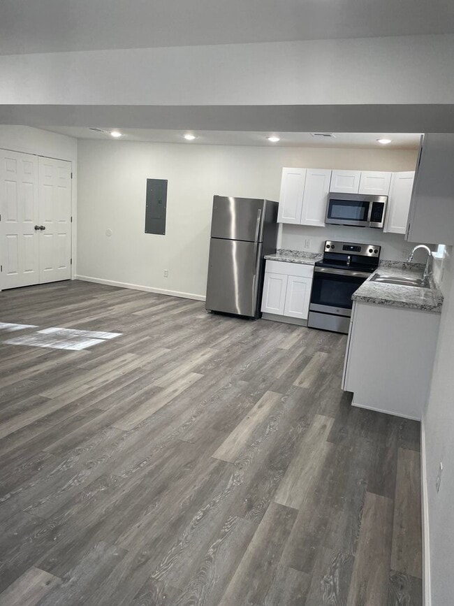 Building Photo - Townhomes Now Available in Strafford MO!