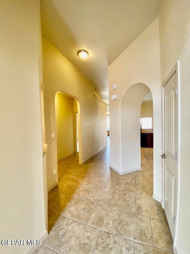 Building Photo - 14277 Desert Sky Dr