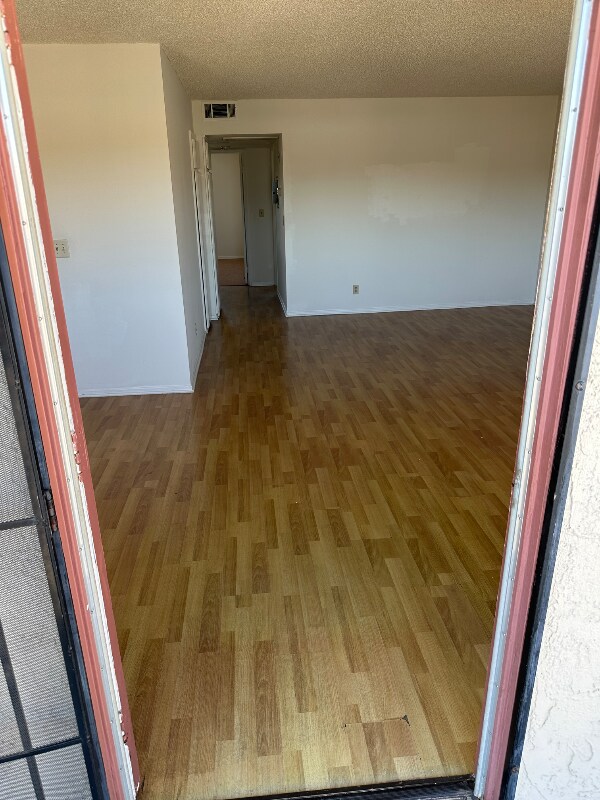 Foto del edificio - 919 E Windsor Rd