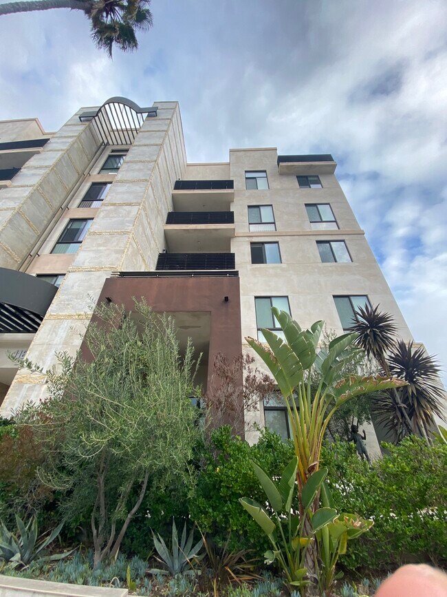 Foto del edificio - 118 S Kenwood St