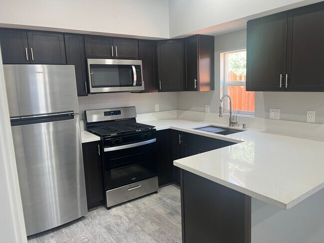 Foto del edificio - Upgraded One Bedroom for Rent