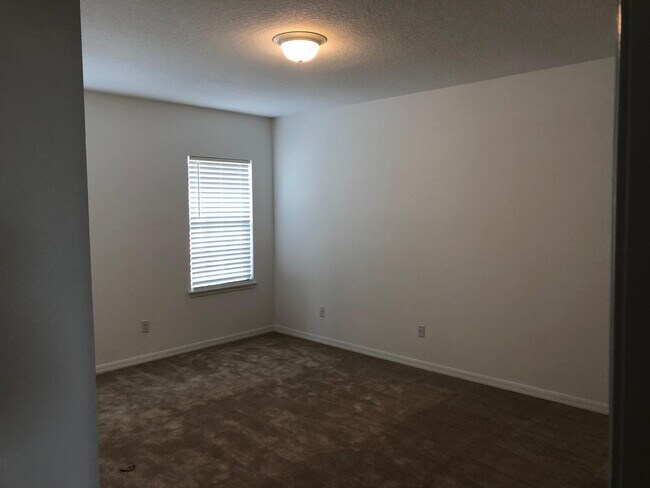 Foto del edificio - 13167 Granger Ave