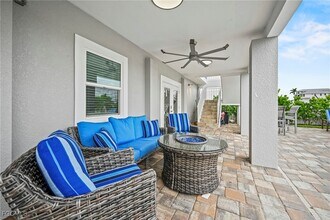 Building Photo - 256 Ibis St