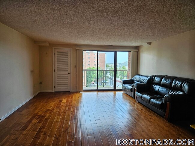 Building Photo - 30 Revere Beach Pkwy