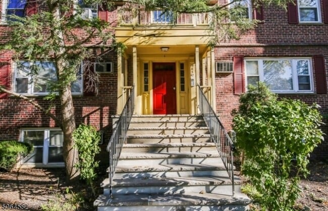 Building Photo - 500 S Center St