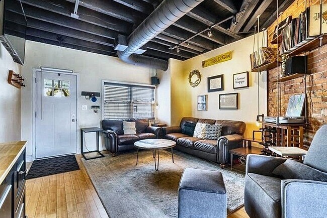 Foto del edificio - 4784 Sciota St