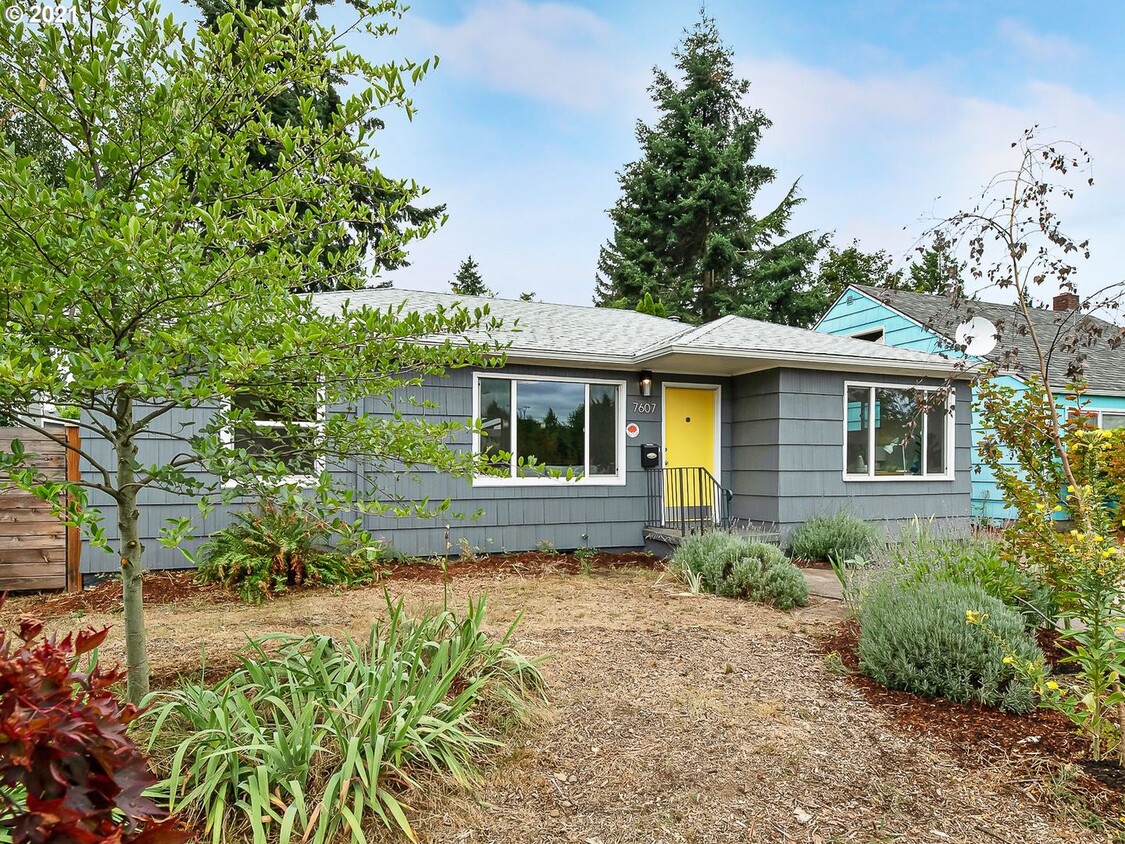 Foto principal - Cozy 3 bed 1 bath Home in Brentwood-Darlin...