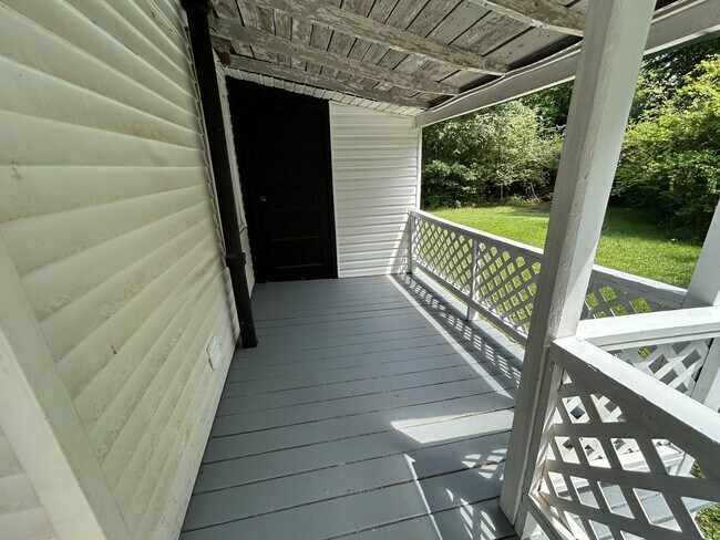 Foto del edificio - 1664 Corinth Rd