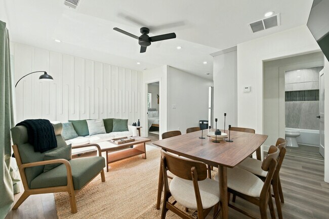 Foto del edificio - 582 Hamilton E Holmes Dr NW