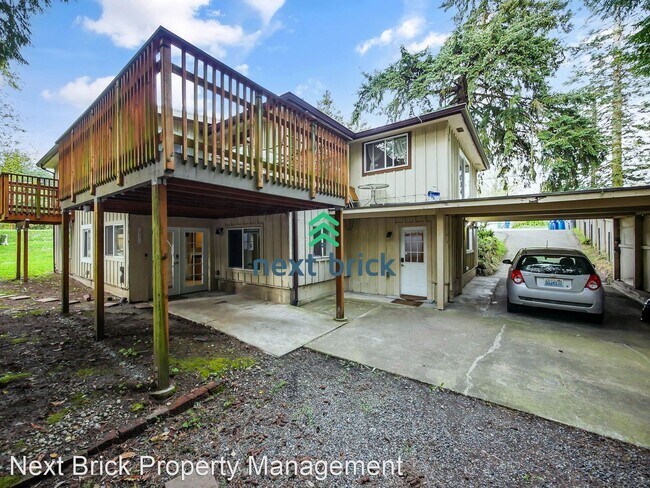 Building Photo - 4 br, 2 bath House - 16623 Benson Rd S Bot...