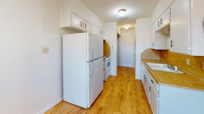 Foto del edificio - 3705 Hereford Ln