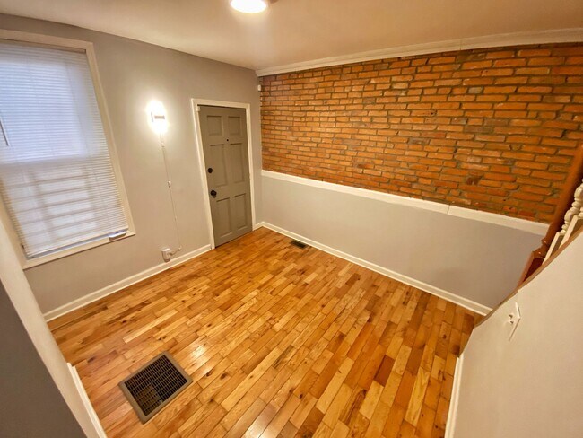 Building Photo - 405 S Monroe St