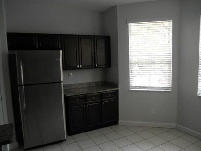 Building Photo - 1905 Shoma Dr