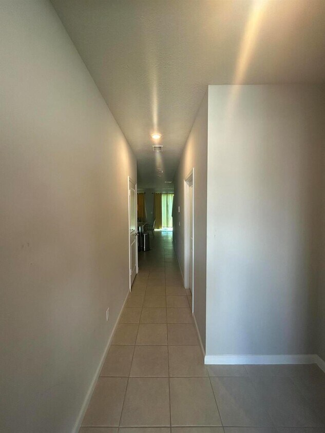 Primary Photo - 5630 Enclave Dr